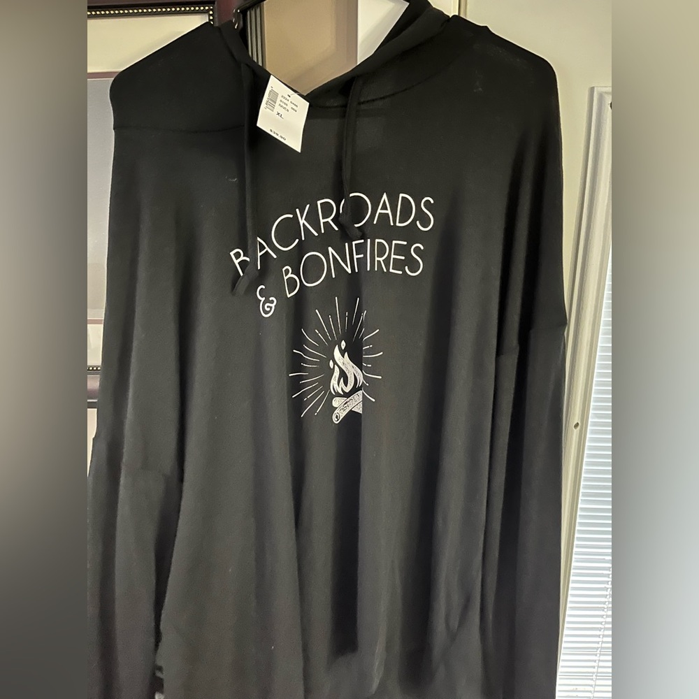 Brand new with tags, light hoody size XL